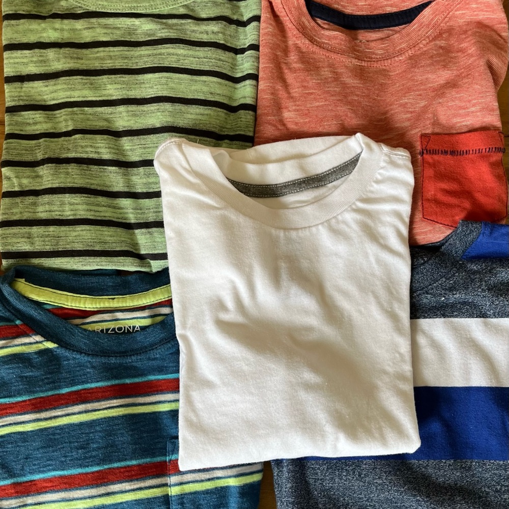 Boys mixed bundle of 5 short sleeve t-shirts size 6/7. Pre-owned
